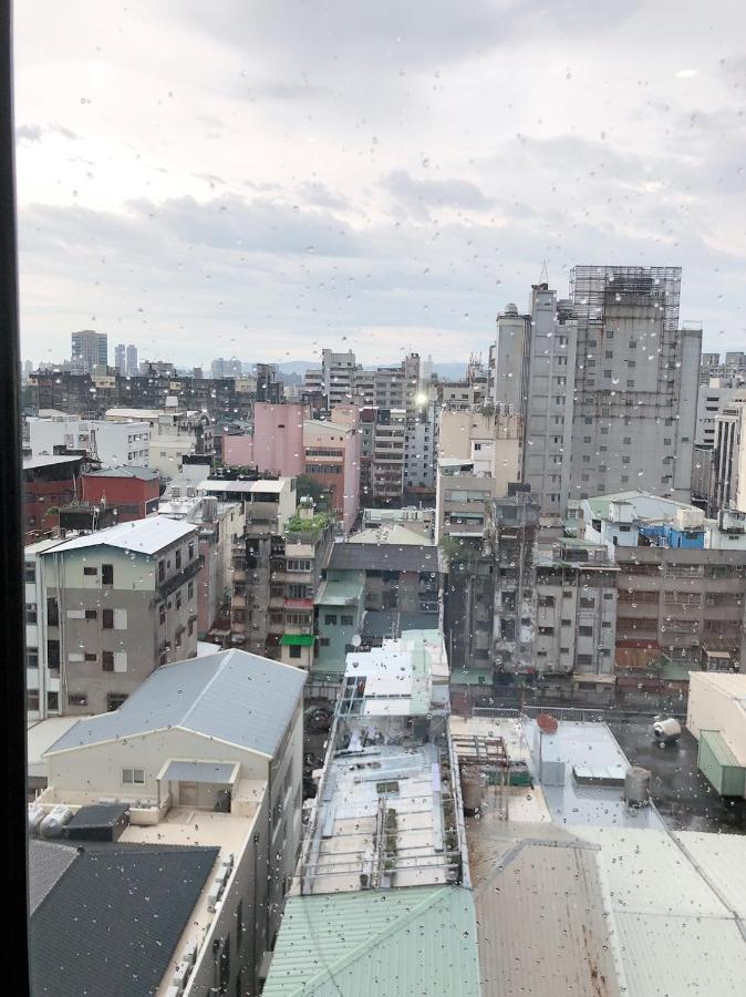 Hotel East Тайджун Екстериор снимка