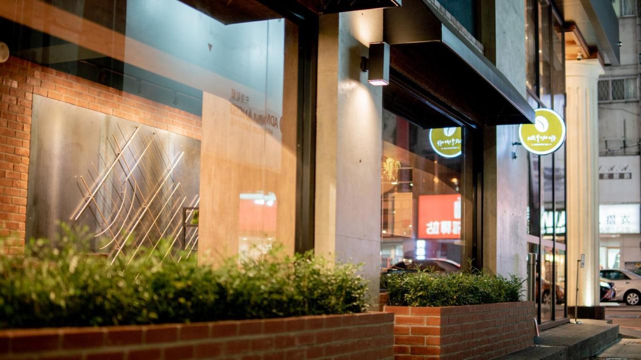 Hotel East Тайджун Екстериор снимка