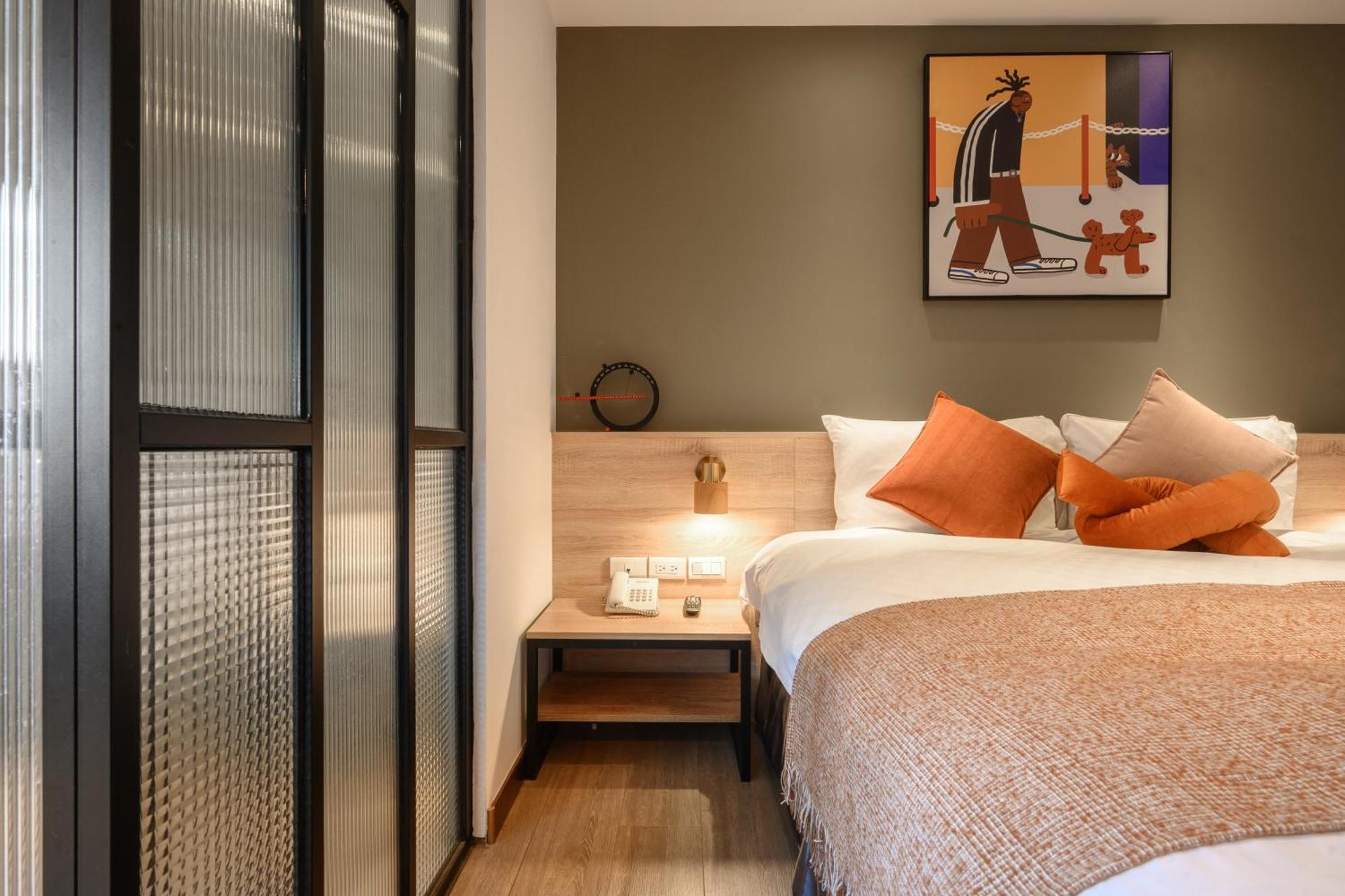 Hotel East Тайджун Екстериор снимка