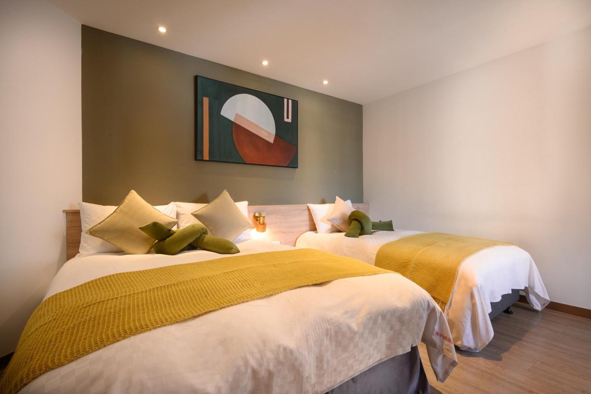 Hotel East Тайджун Екстериор снимка