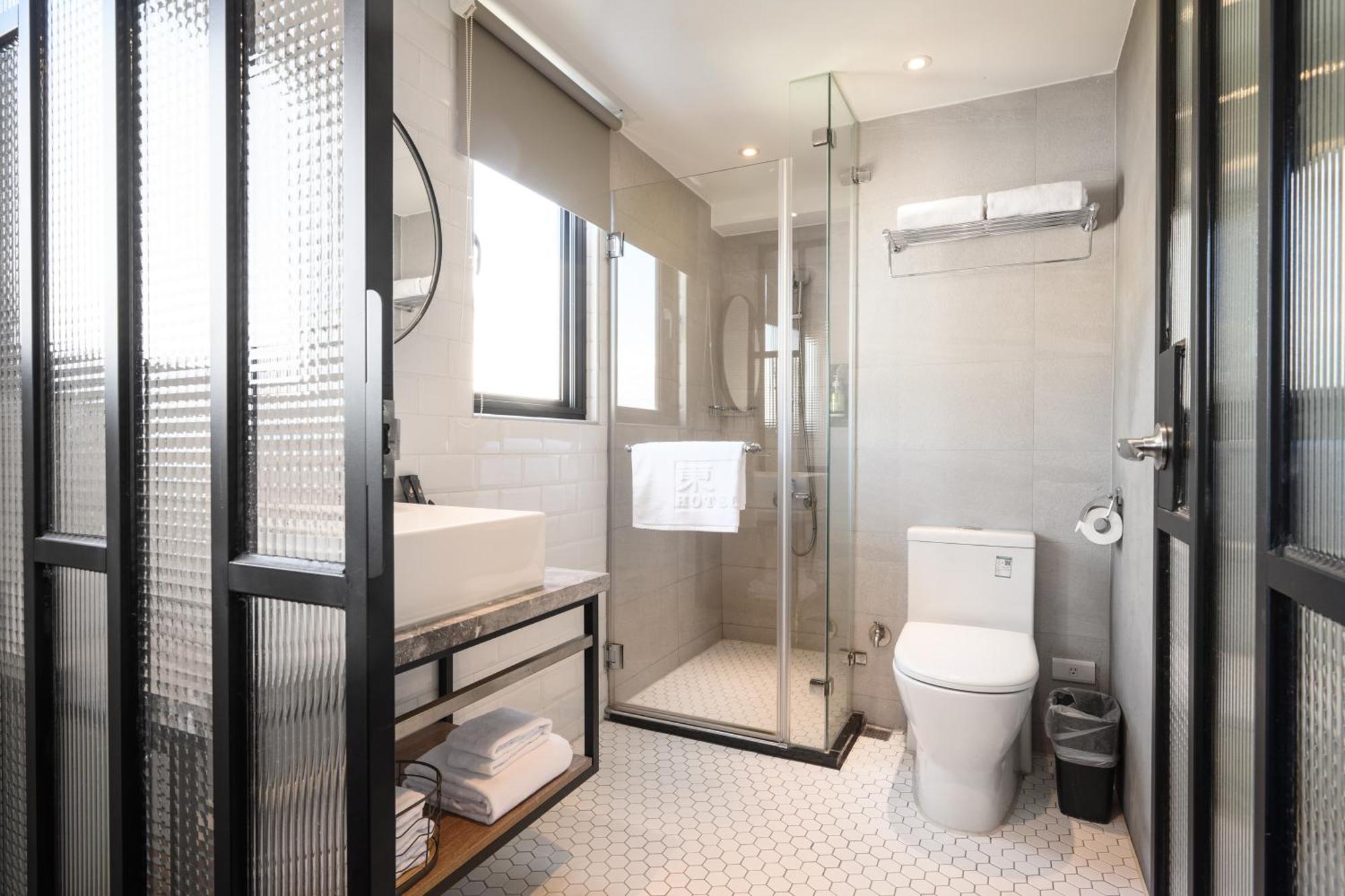 Hotel East Тайджун Екстериор снимка