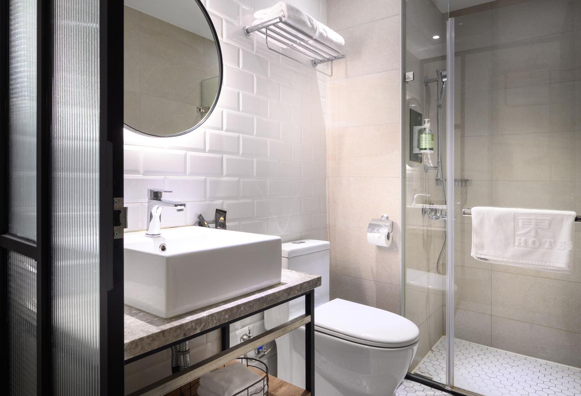 Hotel East Тайджун Екстериор снимка