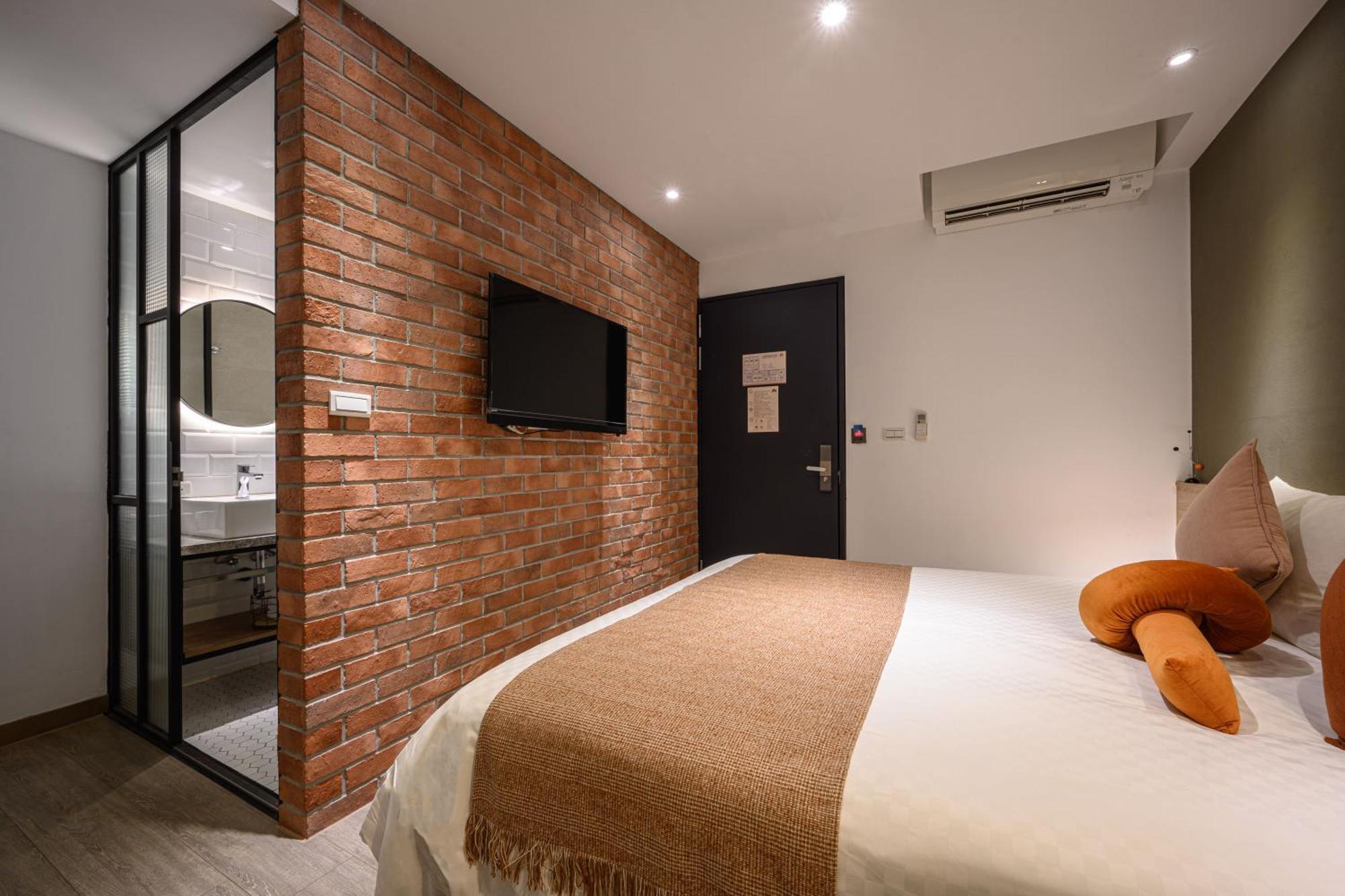 Hotel East Тайджун Екстериор снимка