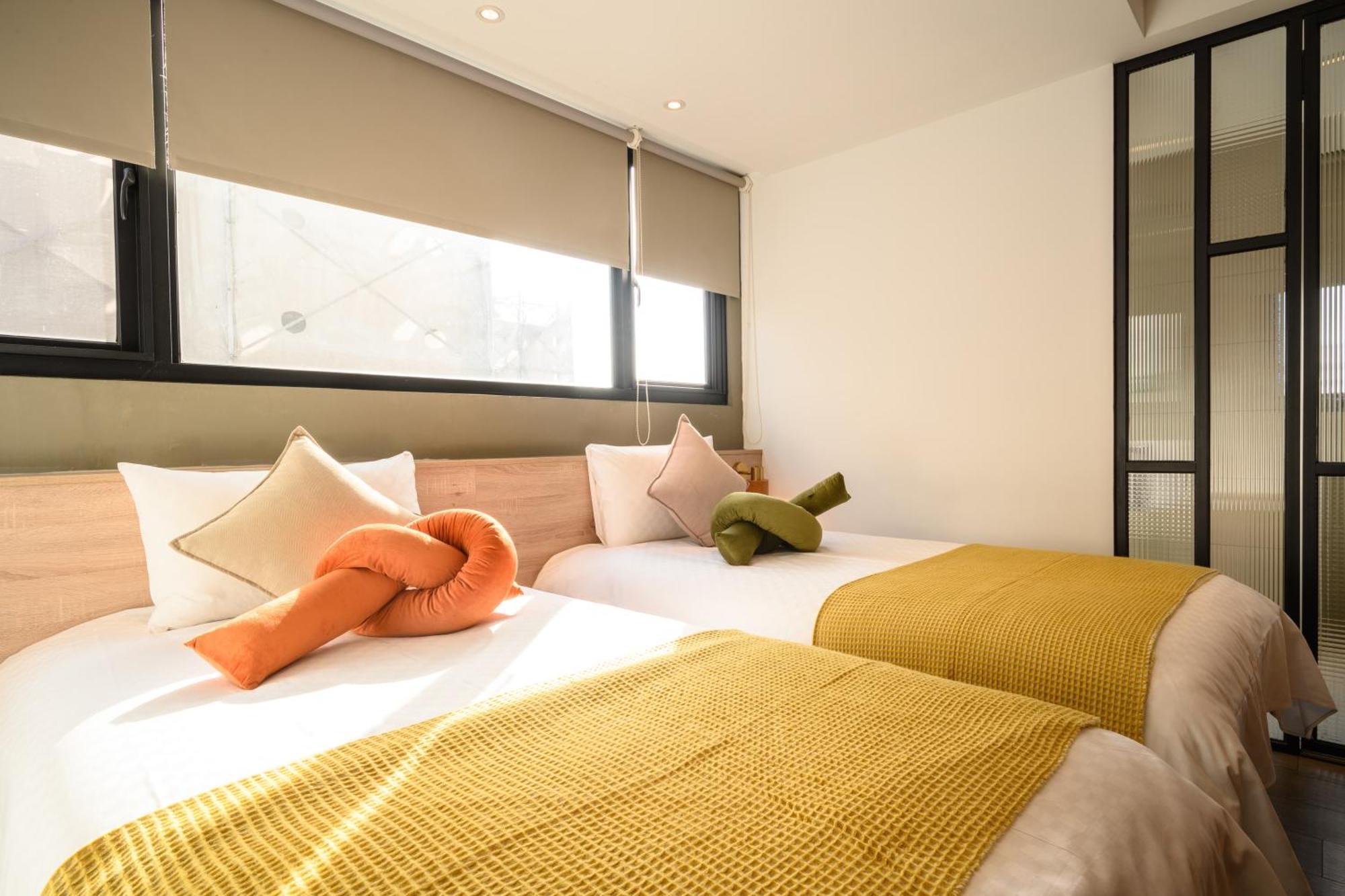 Hotel East Тайджун Екстериор снимка